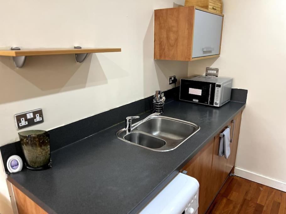 Entire Flat, 2 Bedroom & 2 Bathrooms In Birmingham Exterior photo